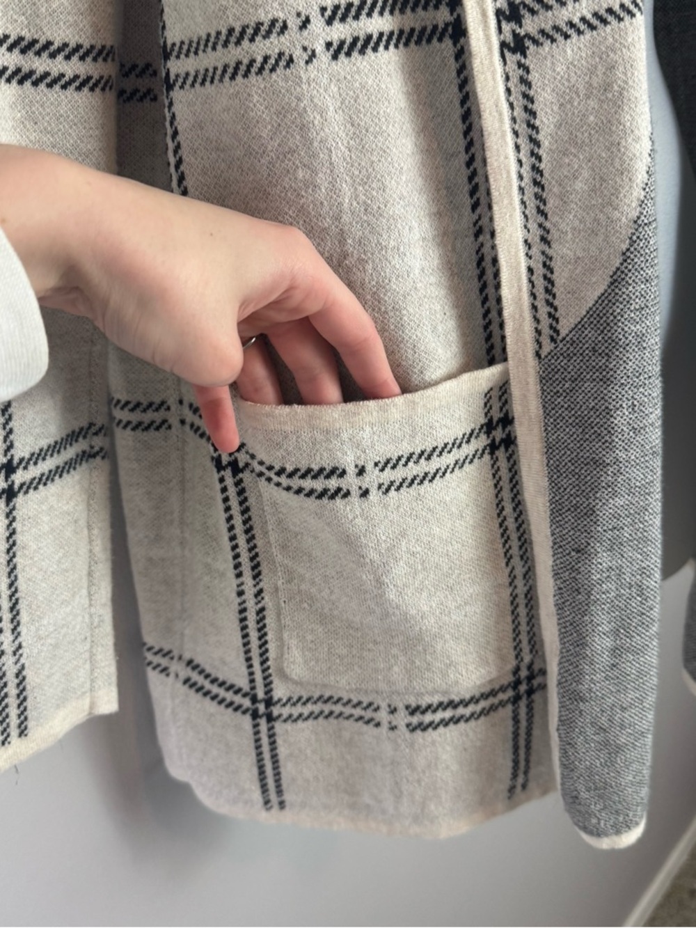 LOFT Cream & Black Plaid Open-Front Cardigan Size M - Picture 4 of 9